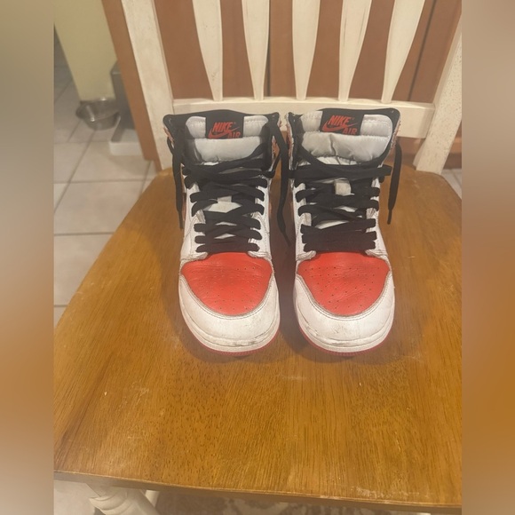 Nike Air Jordan One 6 1/2 Lots of life left. Teenager or adult! Hightop Sneakers - Picture 2 of 7